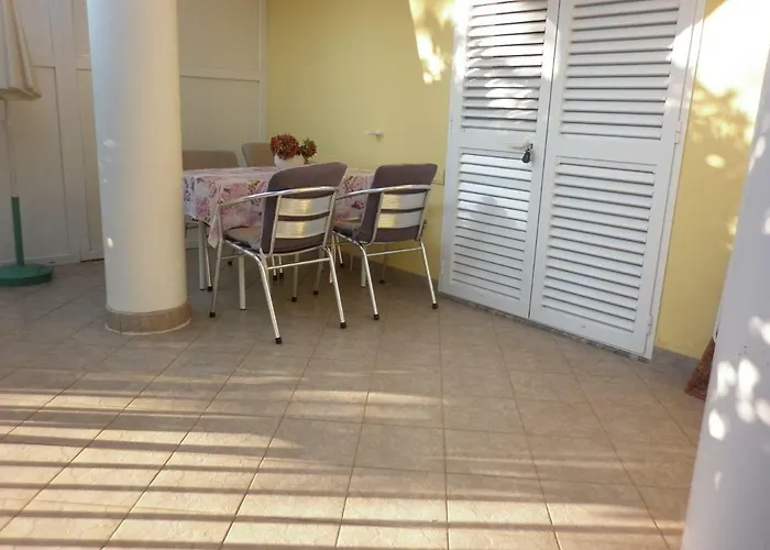Gojka Miocevic דירה ביוגראד נה מורו